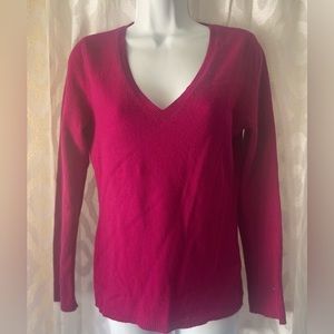 Ann Taylor fuchsia cashmere v neck sweater